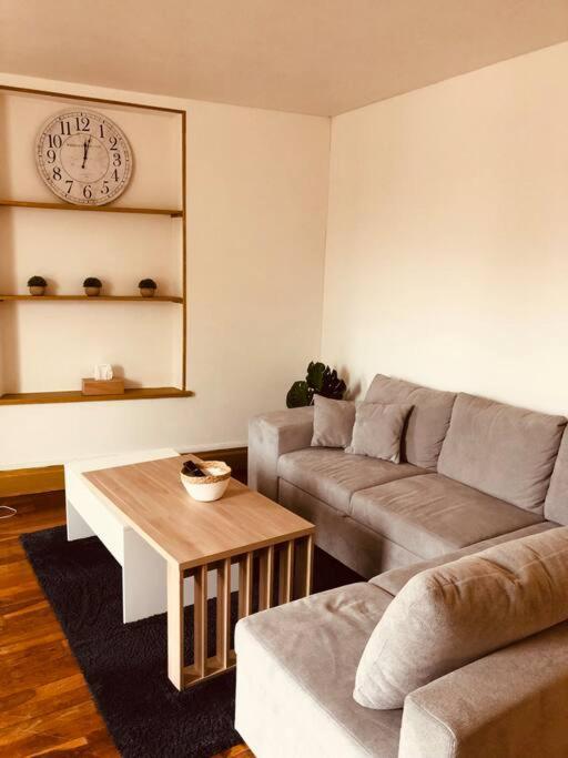 Spacieux Et Elegant Appartement Idealement Situe. Chamouilley Exterior foto