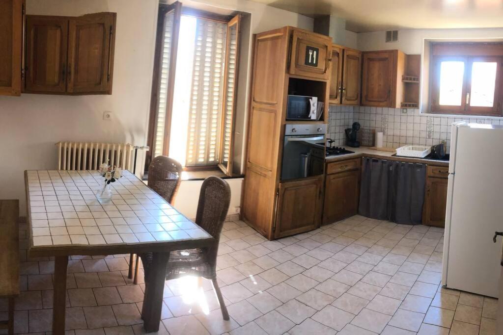 Spacieux Et Elegant Appartement Idealement Situe. Chamouilley Exterior foto
